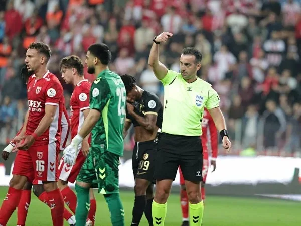 Samsunspor-Amedspor maçındaki tartışmalı penaltının VAR konuşmaları ortaya çıktı - 7