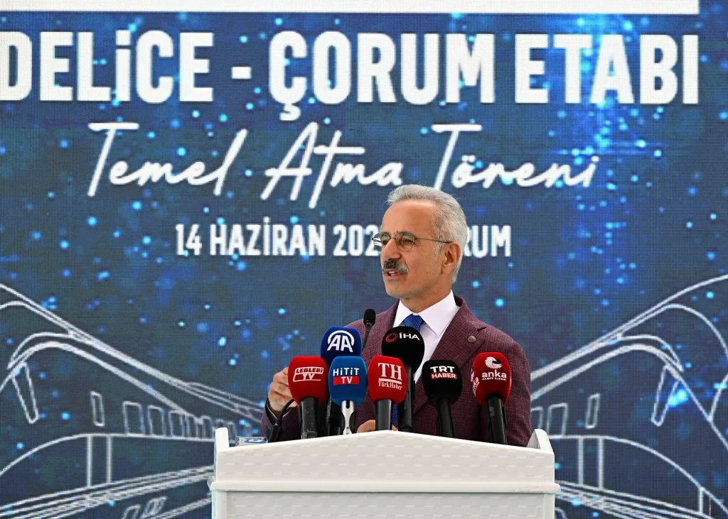 Ulaştırma Bakanı Uraloğlu: Ankara-Samsun arası 2,5 saat sürecek