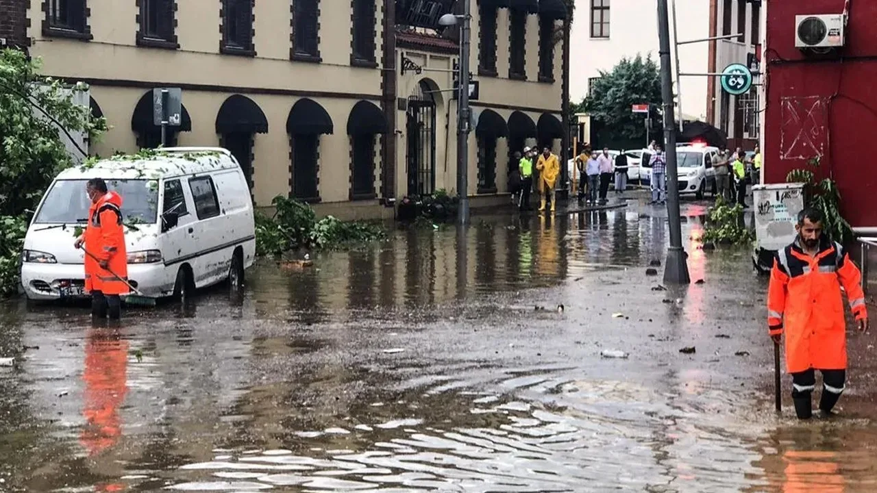 Bakan Göktaş duyurdu! İstanbul'daki selzedelere ek destek