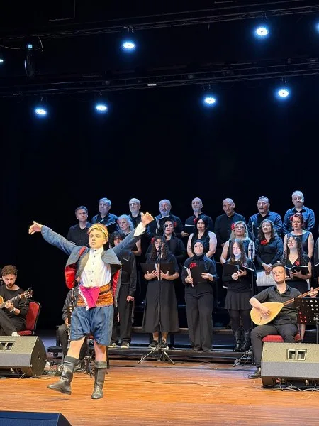 Samsun'da öğrenciler ve öğretmenler aynı sahnede