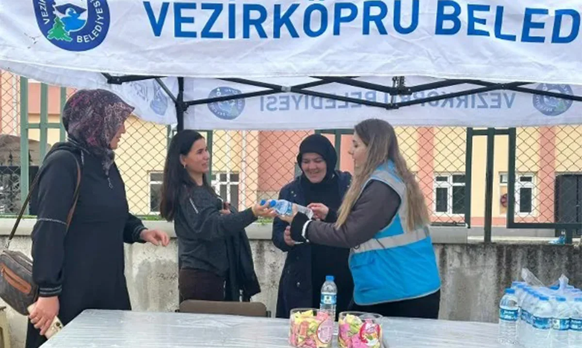 Vezirköprü Belediyesi'nden KPSS adaylarına ikram
