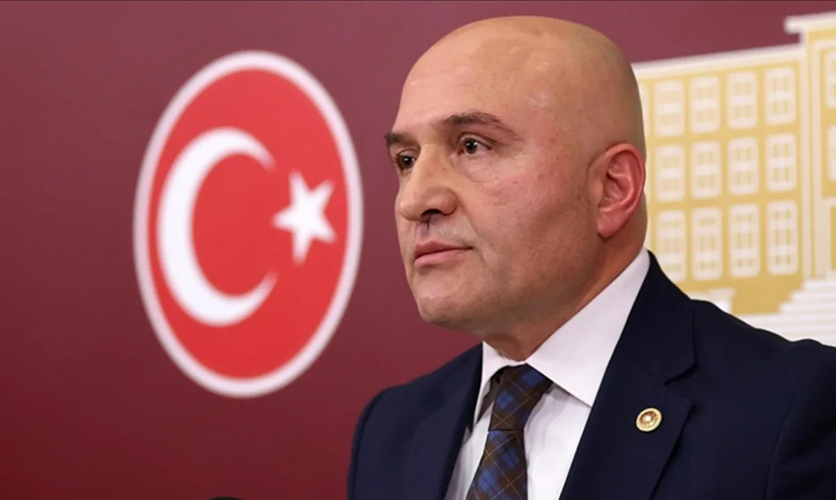 İYİ Parti Samsun Milletvekili Erhan Usta'dan yeni açıklama: Ben partimdeyim, hiçbir yere gitmiyorum