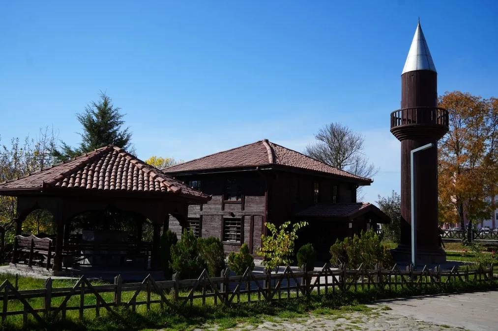 Samsun'da odun diye satılan 300 yıllık cami! 50 lirayla kurtarıldı