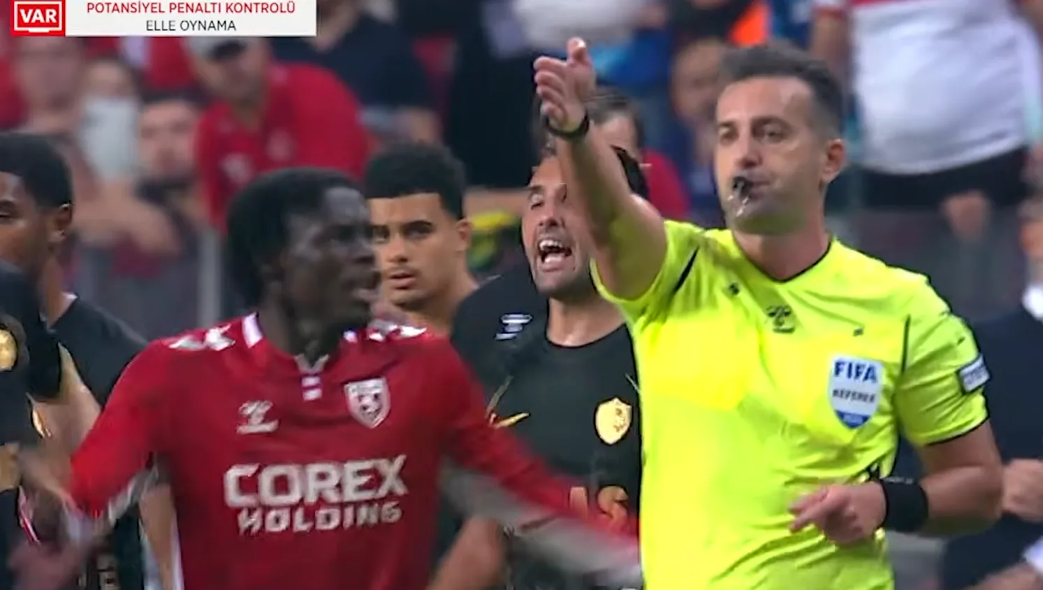 Samsunspor-Amedspor maçındaki tartışmalı penaltının VAR konuşmaları ortaya çıktı - 6