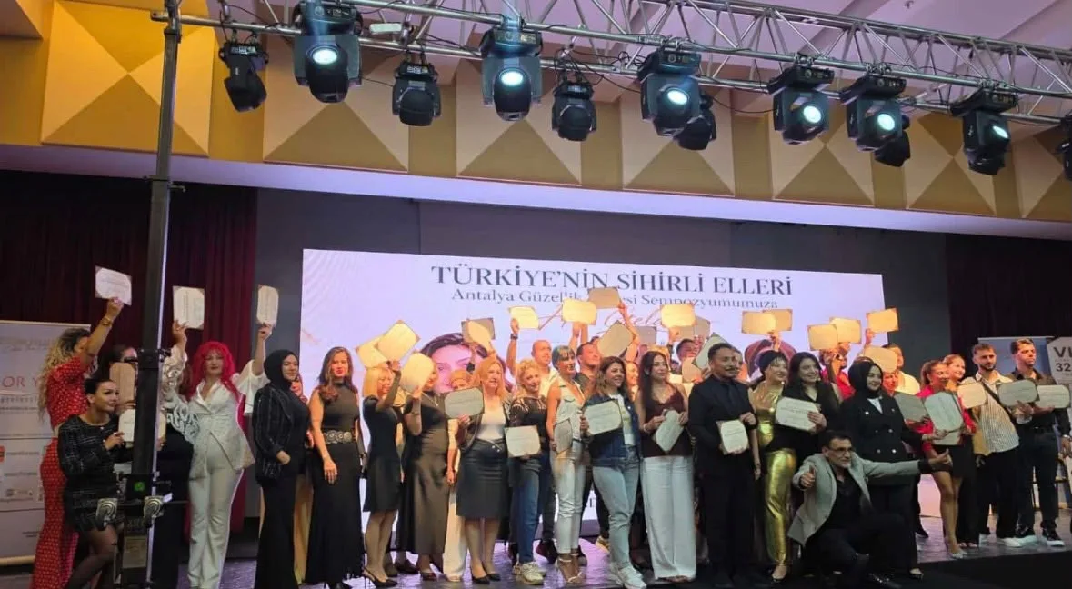Pınar Sandıkçı Uluslararası Güzellik Zirvesinde Samsun'u temsil etti