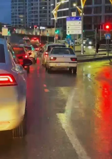 Samsun'da polisin gözü önünde kural tanımadı!