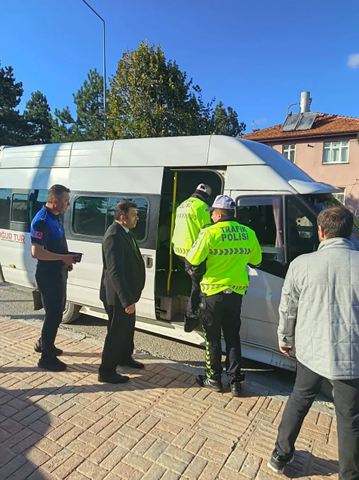 Ladik'te öğrenci servislerine denetim! Kural ihlallerine ceza