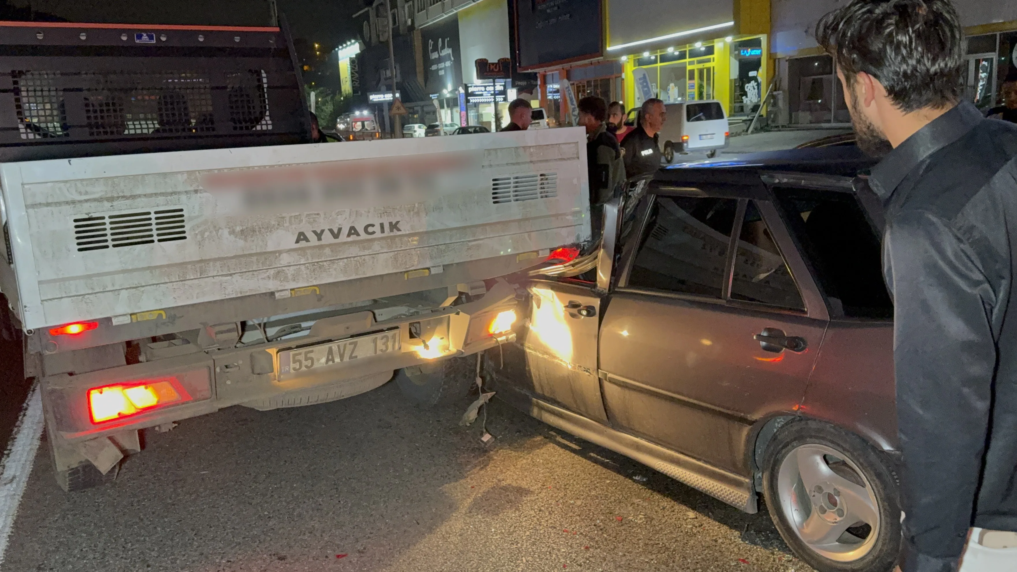 Samsun'da 4 araçlı zincirleme kaza: Anne ve oğlu yaralandı