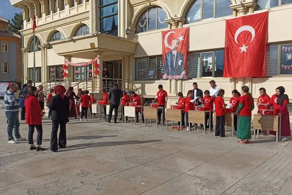 Havza'da özel öğrencilerden Cumhuriyet Bayramı kutlaması