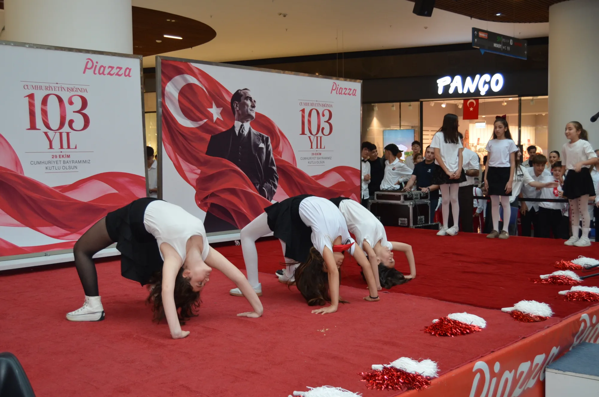 Zorlu Eğitim Kurumları Cumhuriyetin 103. Yılını Coşkuyla Kutladı