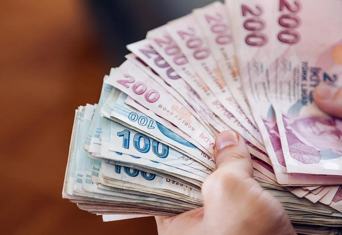 Asgari ücret ve emekli zammı için rakam verdi! İşte 2027 tahminleri
