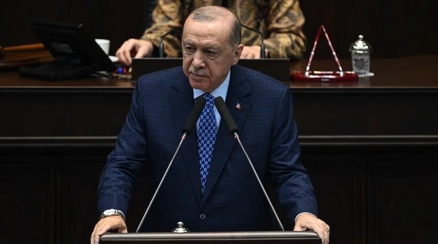 Cumhurbaşkanı Erdoğan'dan Özgür Özel'e yanıt: Hayırdır beyler, kiminle savaştasınız?