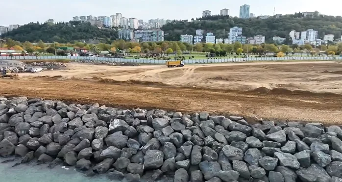 Samsun Büyükşehir Belediyesi'nden Batı Park'ta yeşil dönüşüm