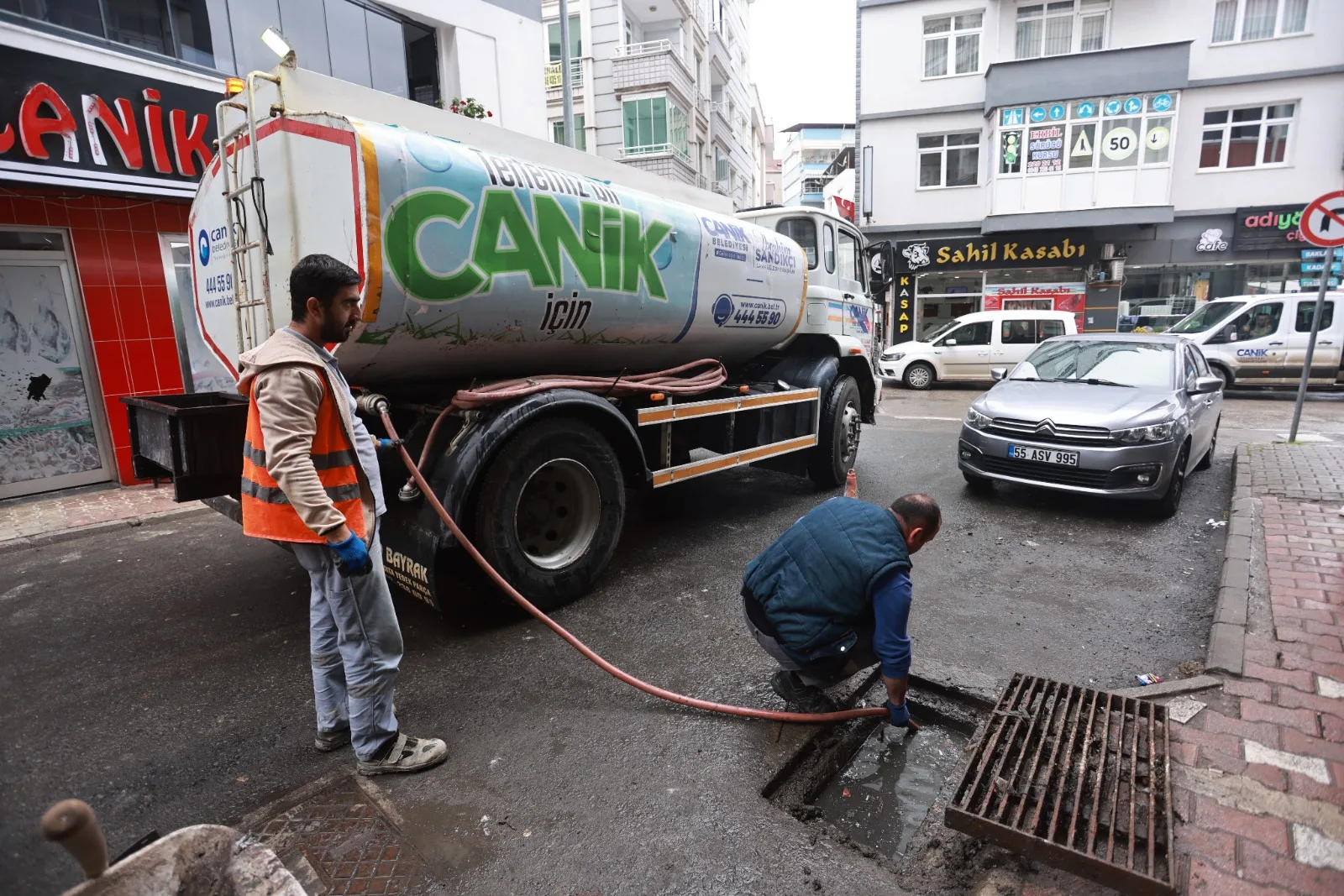 Canik'te sağanak önlemi! Mazgallar tek tek temizleniyor