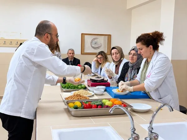 Samsun'da öğretmenler sağlıklı yaşam için mutfağa girdi