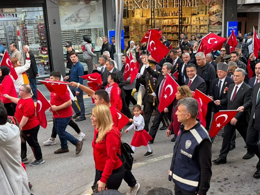 Samsun'da 1919 metrelik Türk bayrağıyla Cumhuriyet coşkusu - 23