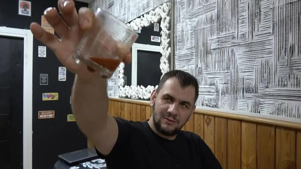 Samsun'da şaşırtan alışkanlık! Çayına ve tatlısına bile atıyor