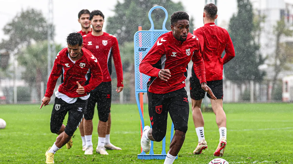Samsunspor, Başakşehir deplasmanı öncesi hazırlıklarını tamamladı