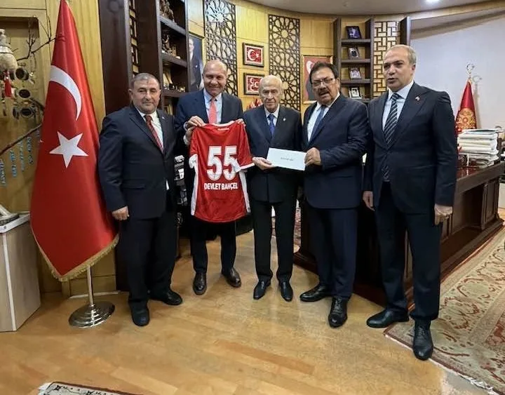 Samsunspor Başkanı Yüksel Yıldırım ve SAMKON heyeti, MHP Lideri Devlet Bahçeli'yi ziyaret etti