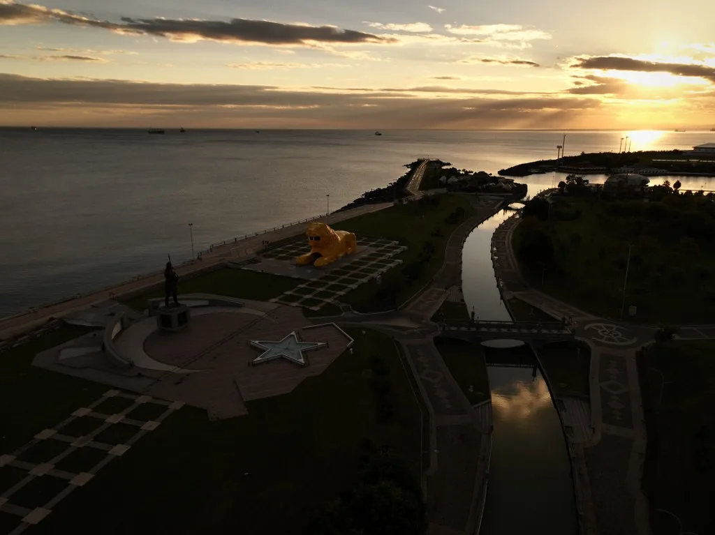 Samsun'da gün doğumu göz kamaştırdı