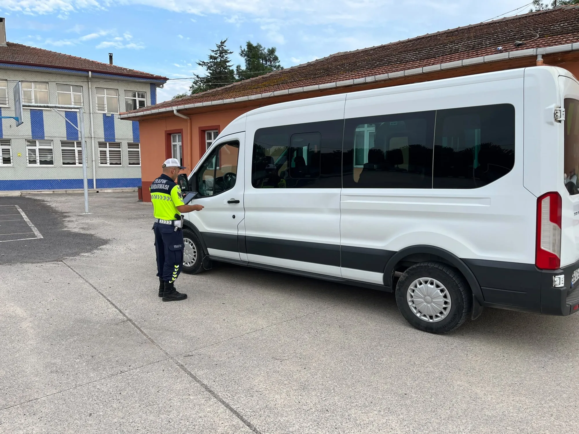 Samsun'da okul servislerine sıkı denetim! 272 araca işlem yapıldı
