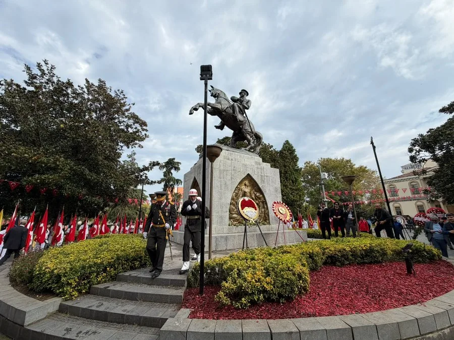 Samsun'da 1919 metrelik Türk bayrağıyla Cumhuriyet coşkusu - 2