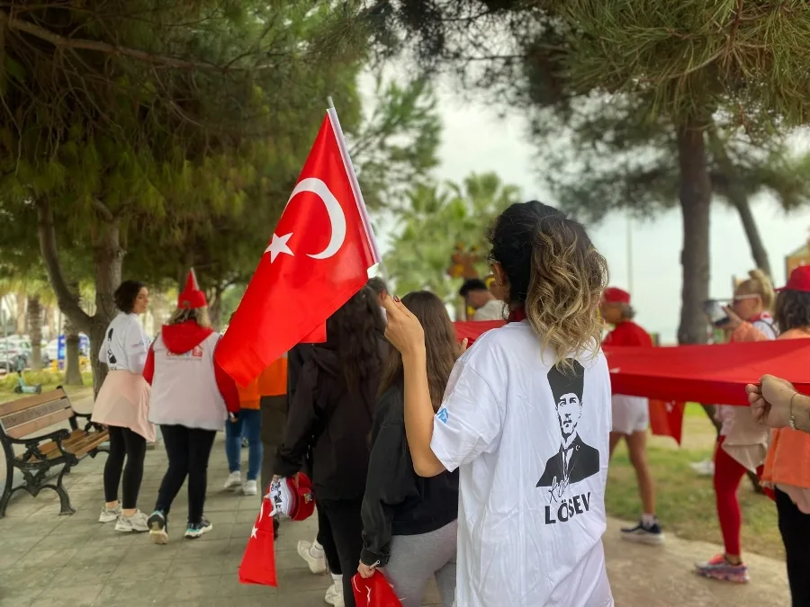 LÖSEV Samsun'dan 29 Ekim'e özel kutlama: 29 metrelik Türk bayrağı açıldı - 9