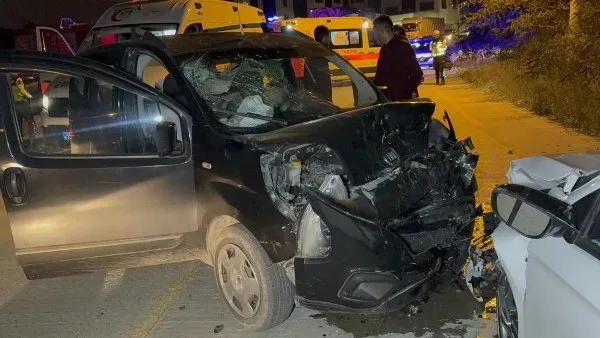 Samsun'da otomobiller çarpıştı: Çok sayıda yaralı var
