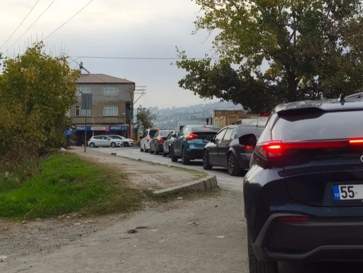 Samsun'da her sabah aynı trafik çilesi sürücüleri isyan ettiriyor