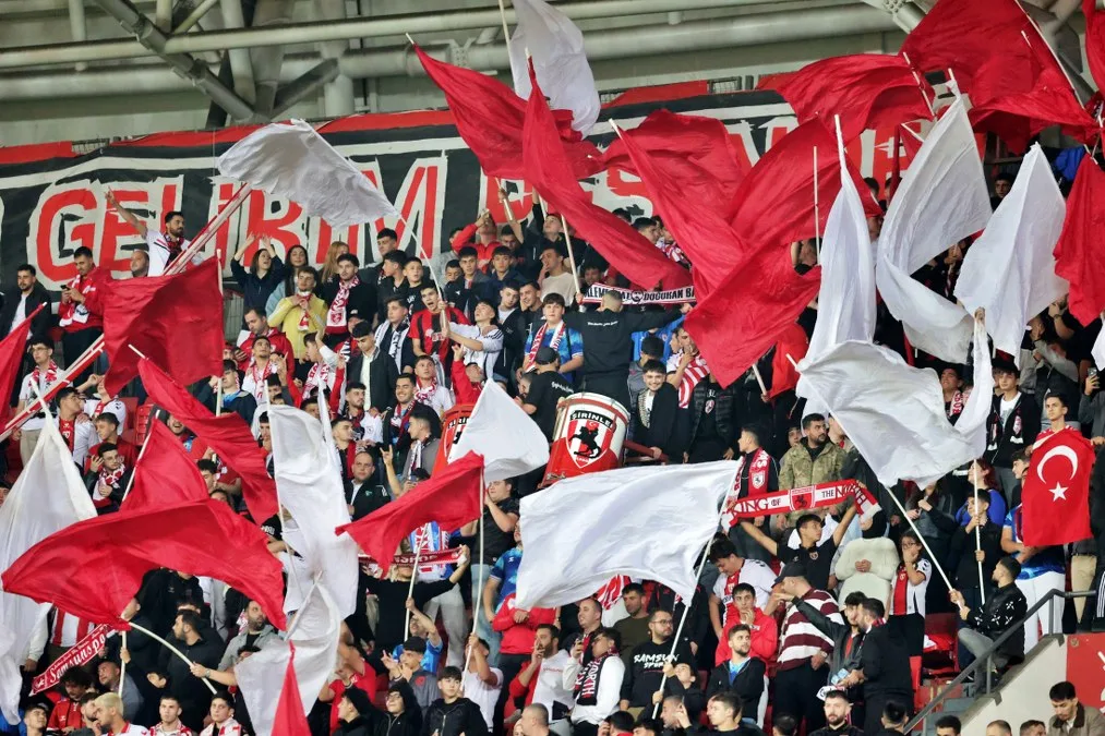Eski tribün lideri Burak Güleç "Samsunspor'un en büyük sıkıntısı" diyerek o ismi işaret etti - 14