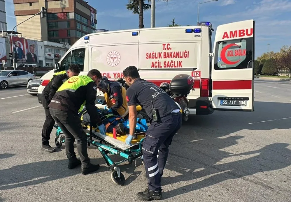 Samsun'da hafif ticari aracın çarptığı kadın yaralandı
