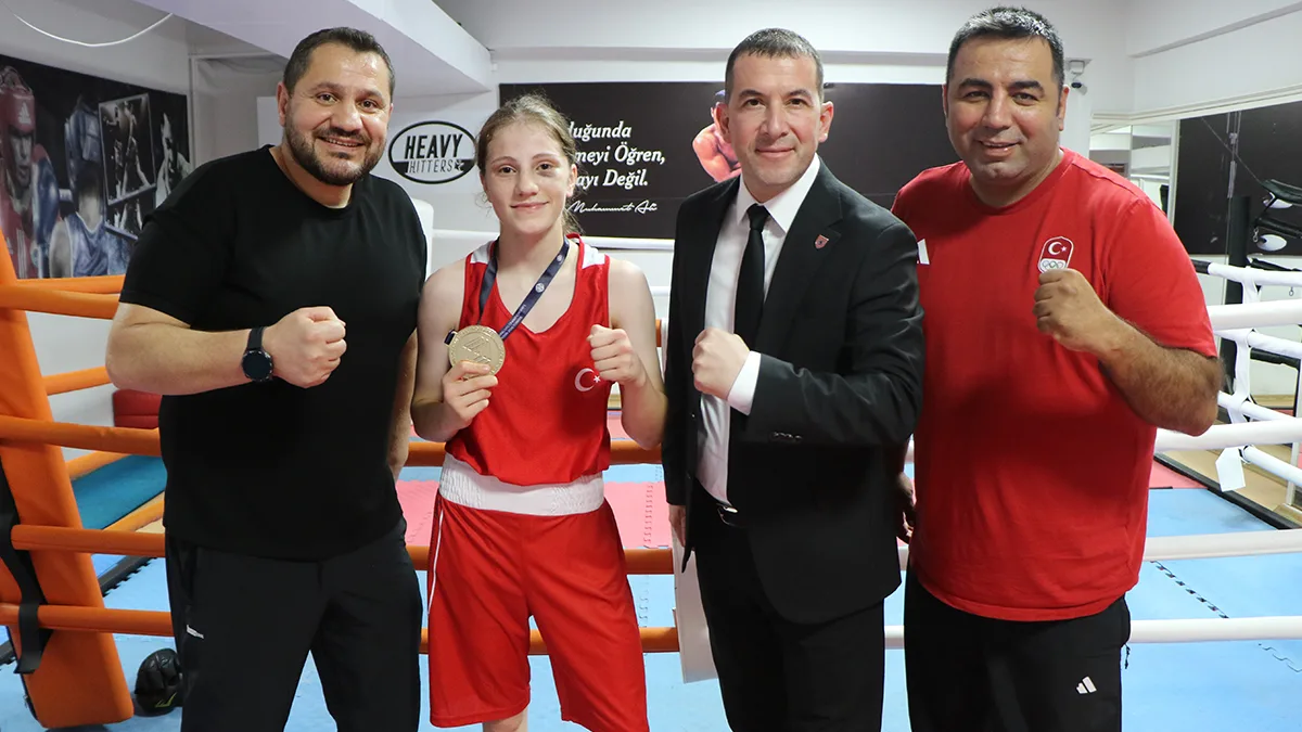Babası antrenörü, abisi rakibi: Samsunlu boksör Avrupa şampiyonu