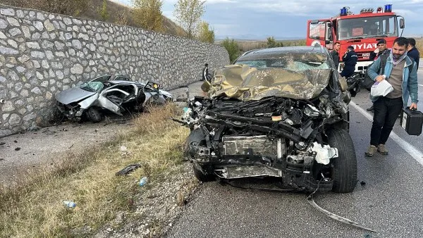 Otomobil ile cip çarpıştı; 4 ölü, 2 yaralı