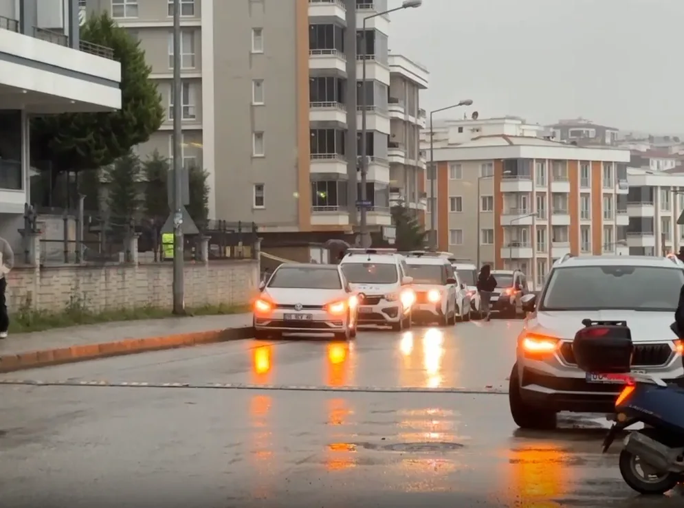 Samsun'da 5 katlı binada heyelan alarmı: Polis binayı boşalttı - 7