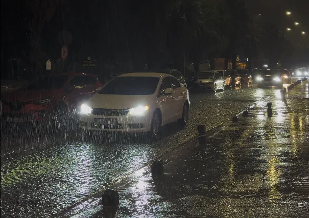Samsun'da aniden bastıran sağanak hayatı olumsuz etkiledi - 10