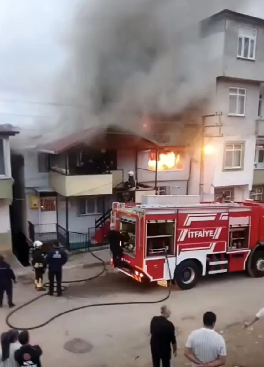 Samsun’da yürek yakan yangın! 5 çocuklu aile evsiz kaldı