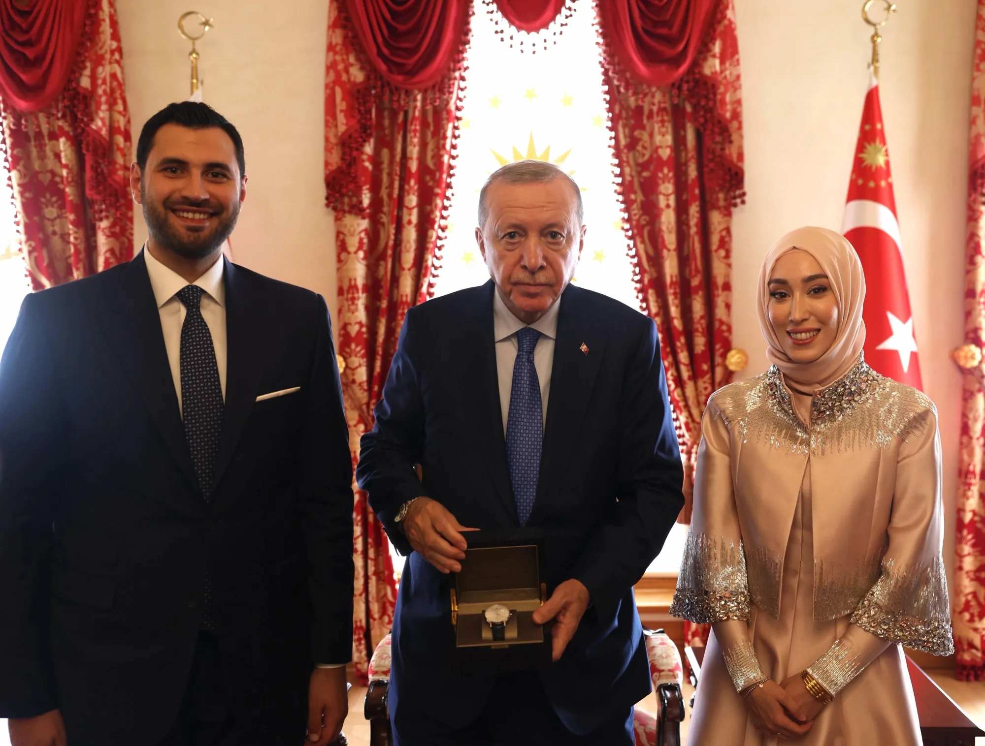 AK Parti Samsun Gençlik Kolları Başkanı Orhan Murat Kumaş ile İstanbul Milletvekili Rumeysa Kadak nişanlandı: İlk ziyaret Cumhurbaşkanı Recep Tayyip Erdoğan'a