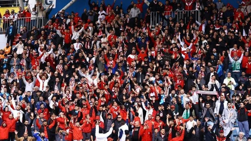 Samsunspor taraftarı Başakşehir deplasmanında biletleri tüketti - 3