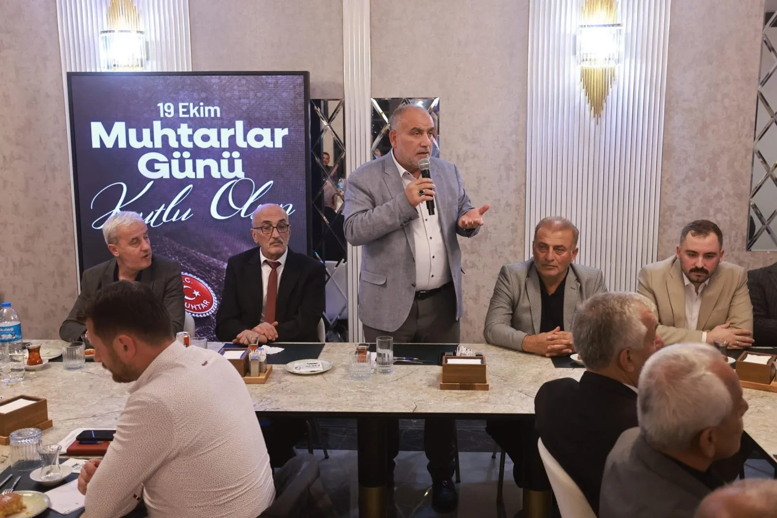 Canik Belediye Başkanı İbrahim Sandıkçı'dan muhtarlara özel jest!