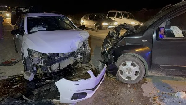 Samsun'da otomobiller çarpıştı: Çok sayıda yaralı var