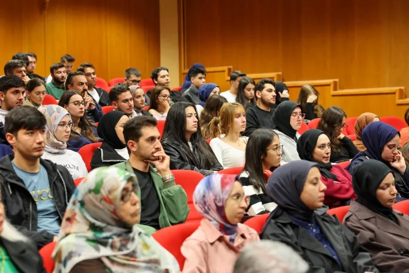 OMÜ’de Cumhuriyet konferansı: Tarihi süreç ve kazanımları anlatıldı