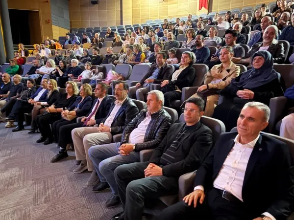 Samsun'da öğrenciler ve öğretmenler aynı sahnede