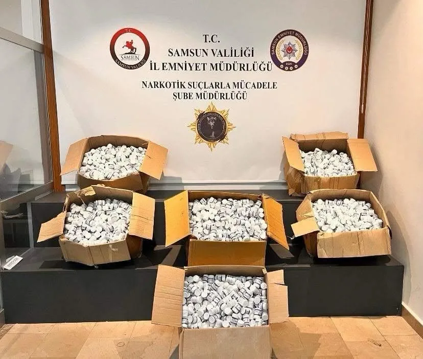Samsun'da uyuşturucu operasyonu! Tam 273 bin 300 hap ele geçirildi