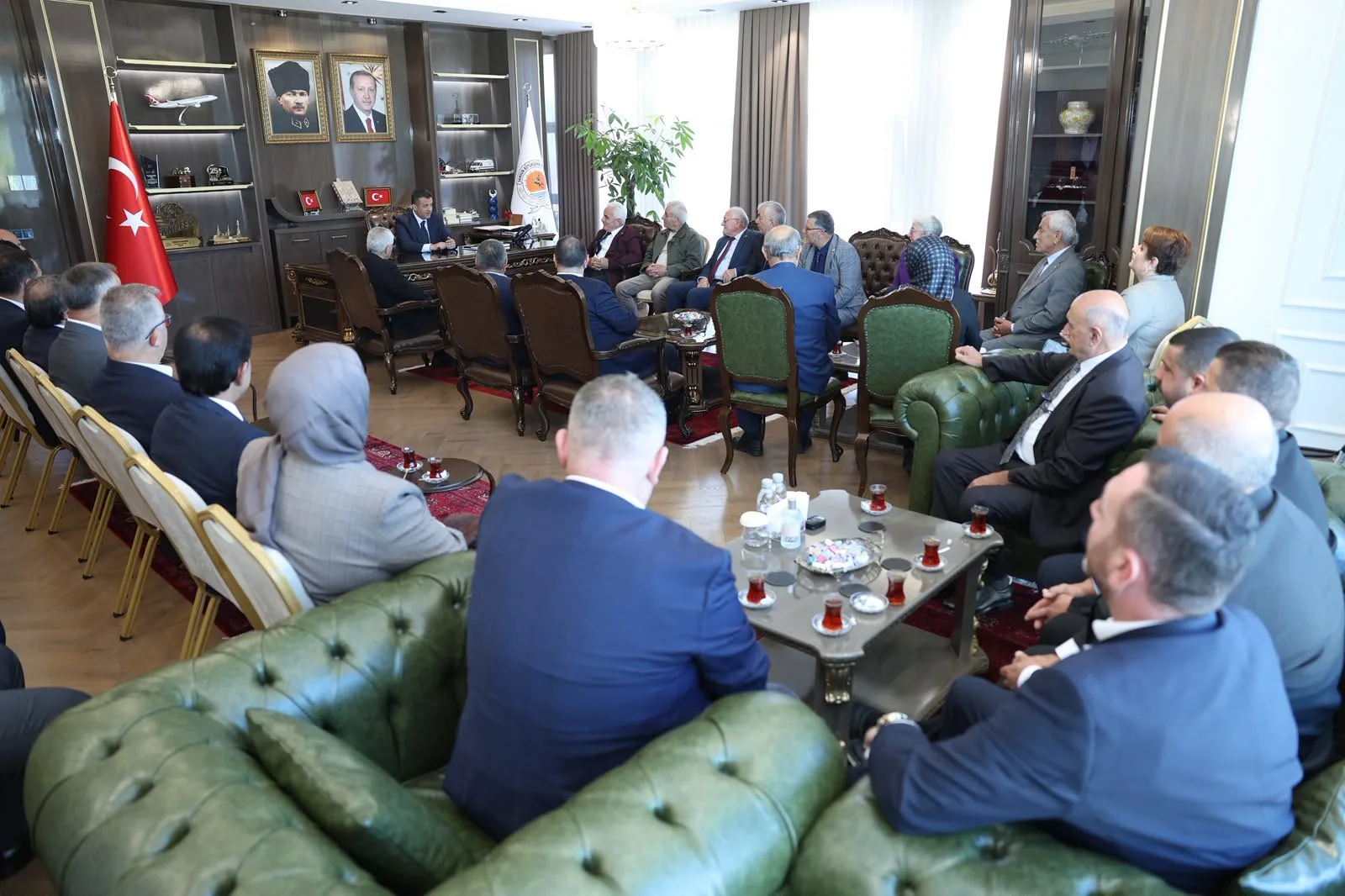 Samsun Büyükşehir Belediye Başkanı Halit Doğan, muhtarları ağırladı