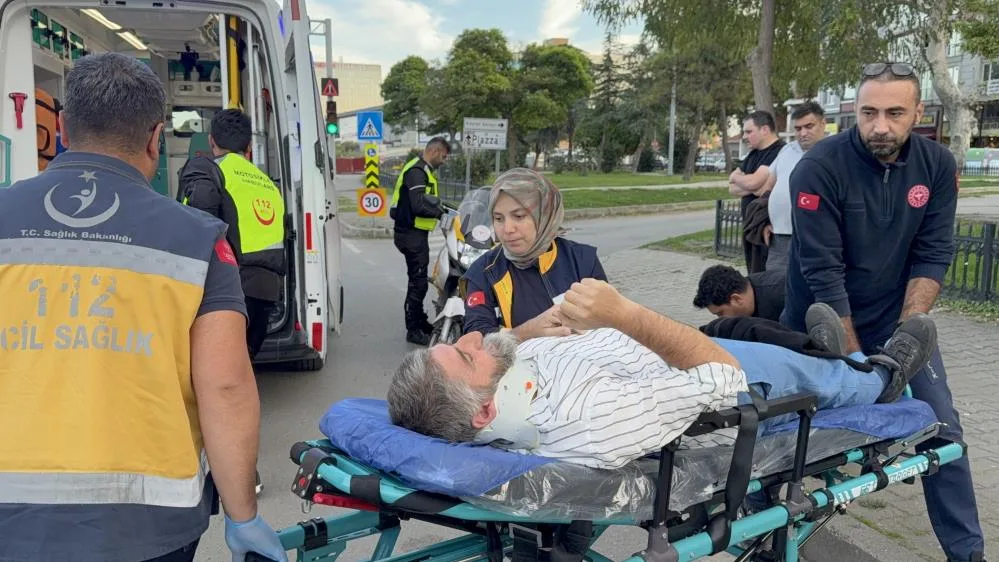 Samsun'da elektrikli bisikletten düşen sürücü hastanelik oldu