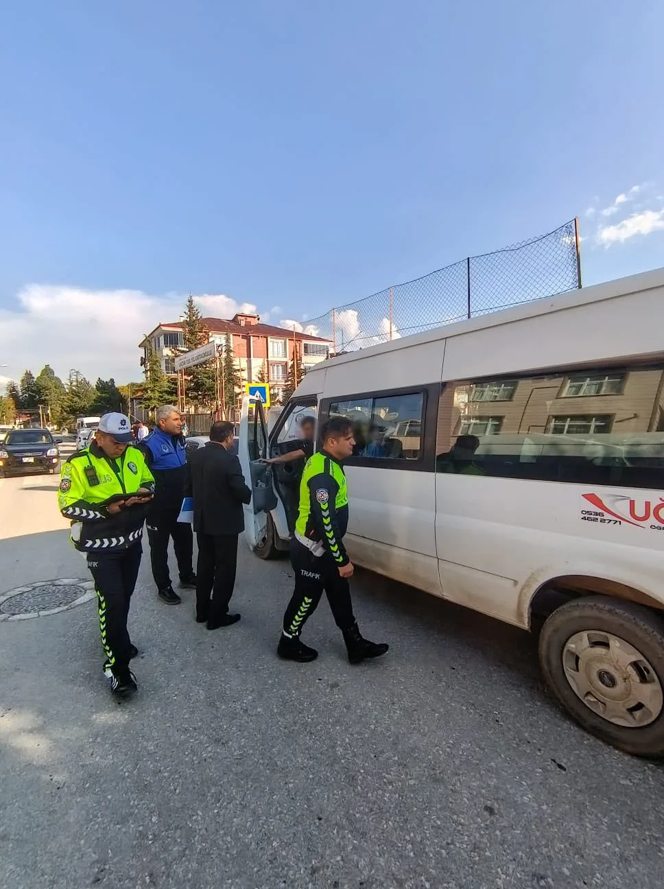 Ladik'te öğrenci servislerine denetim! Kural ihlallerine ceza