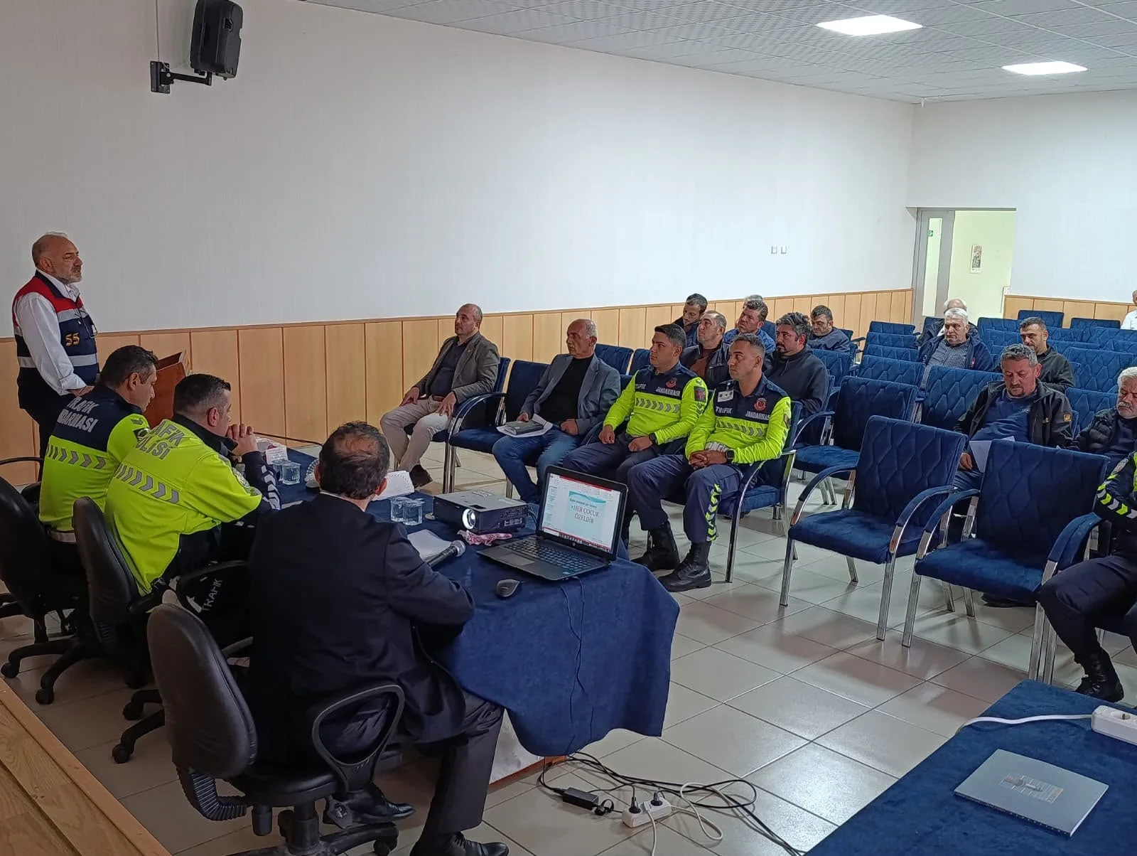 Samsun'da okul servis şoförlerine uyarı! Trafik kuralları hatırlatıldı