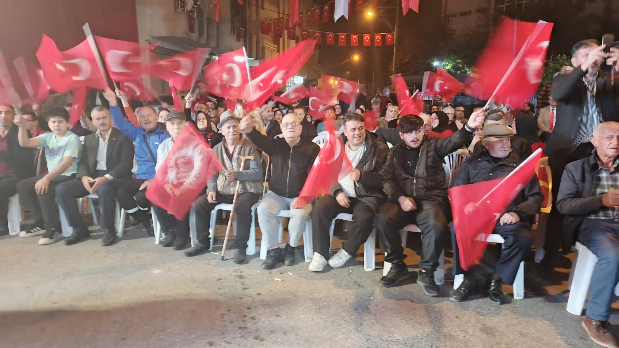 Samsun Bafra'da Cumhuriyet coşkusu! Yüzlerce kişi sokaklara döküldü