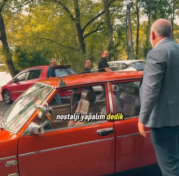 Canik Belediye Başkanı İbrahim Sandıkçı'dan nostaljik otomobil turu