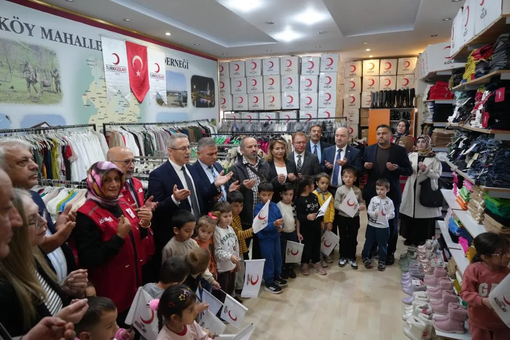 Samsun'da Kızılay'ın mağazası kışa hazır